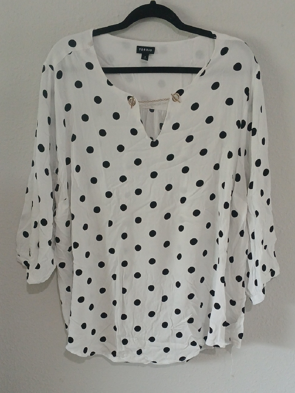 torrid White and Black Polka Dot V-Neck Blouse with Gold Chain